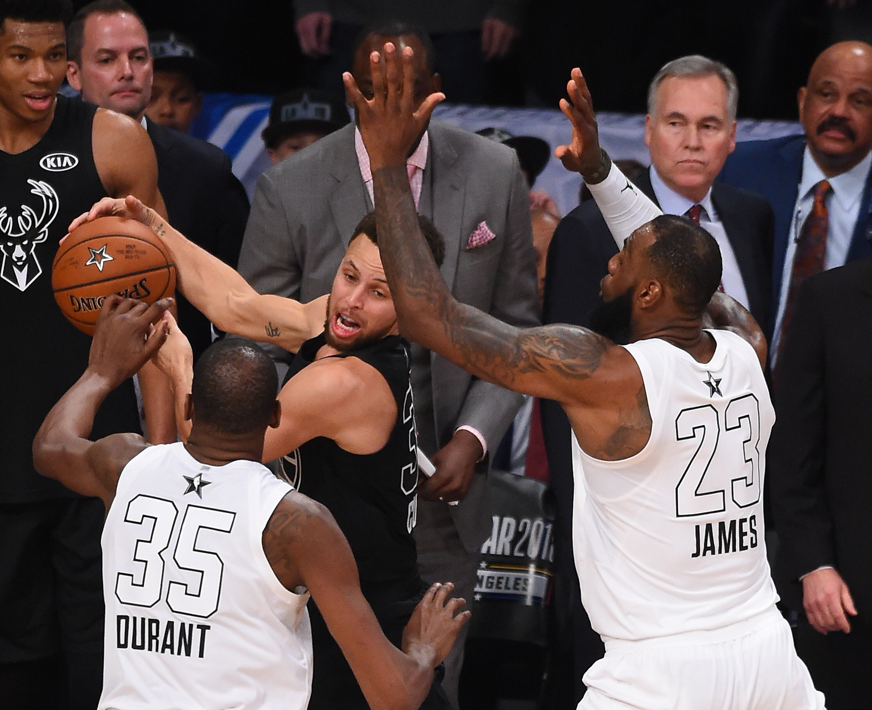 NBA总裁谈全明星赛改革：联邦助力篮球运动的简单介绍