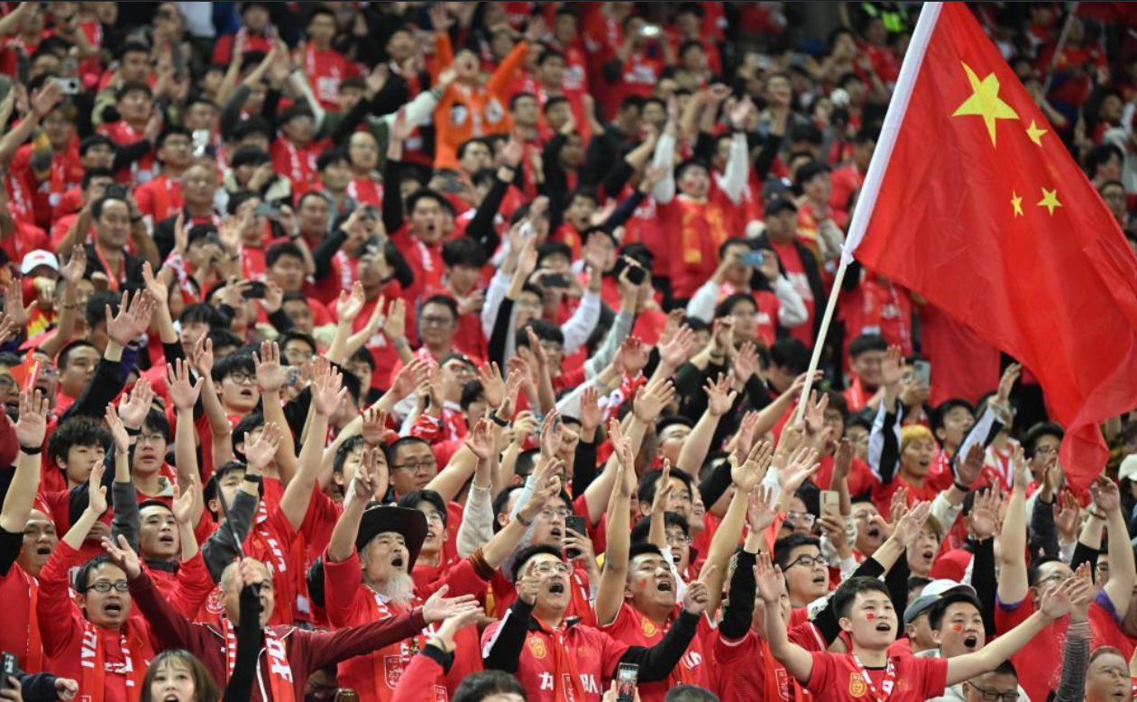 九游娱乐网站-足球场内外的激动时刻令人心潮澎湃的简单介绍