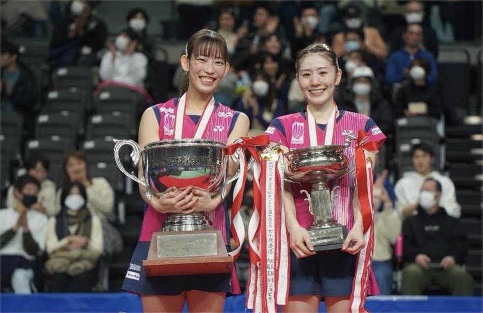 关于日本羽毛球选手实力强横，斩获双金的信息