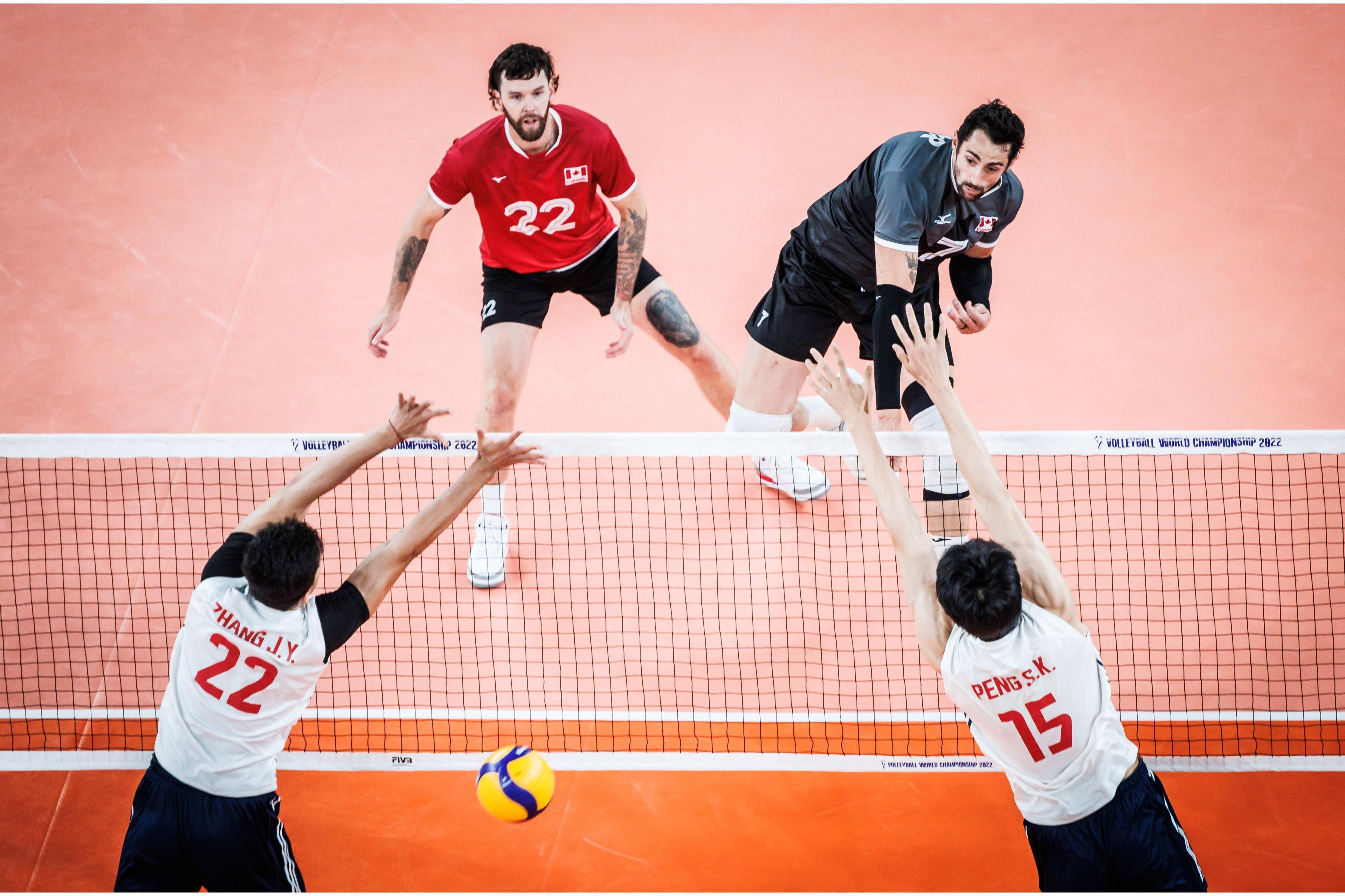 进攻战打响：加拿大队豪取胜利领跑的简单介绍