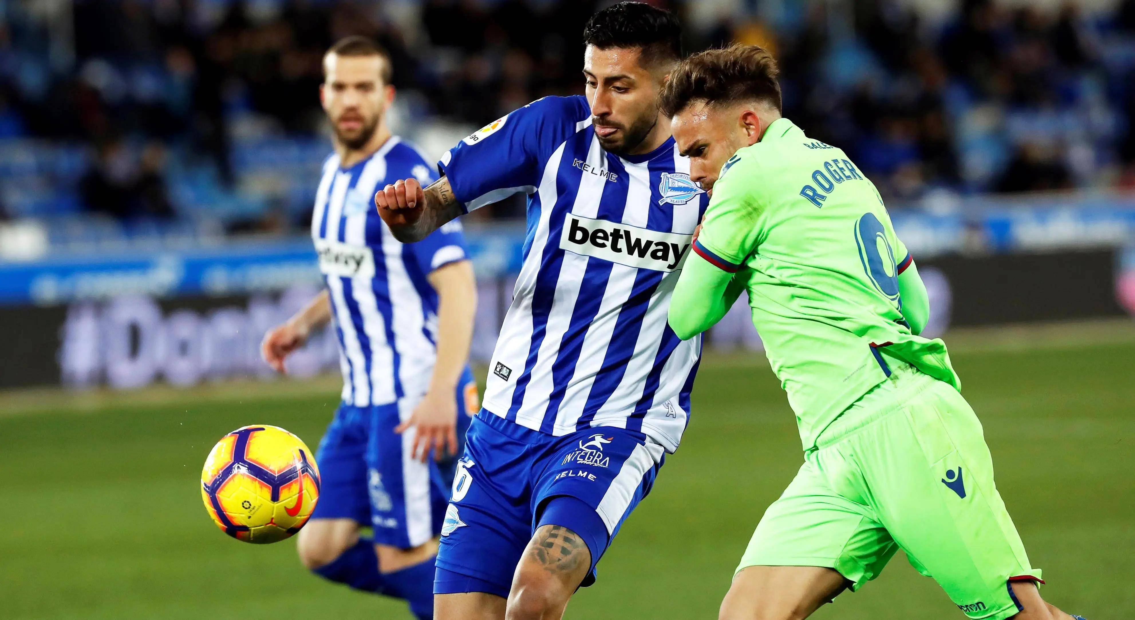 九游娱乐app下载-西班牙队在客场对阵希腊时赢得比赛