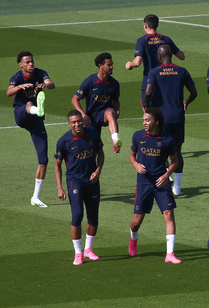 九游娱乐-巴黎圣日耳曼中场赴西甲，为球队腾出位置