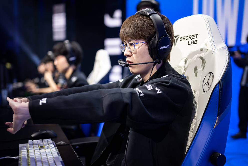 CLG翻盘DK，Meiko操刀奇招英雄翻盘峡谷大战八强赛，留下经典瞬间的简单介绍