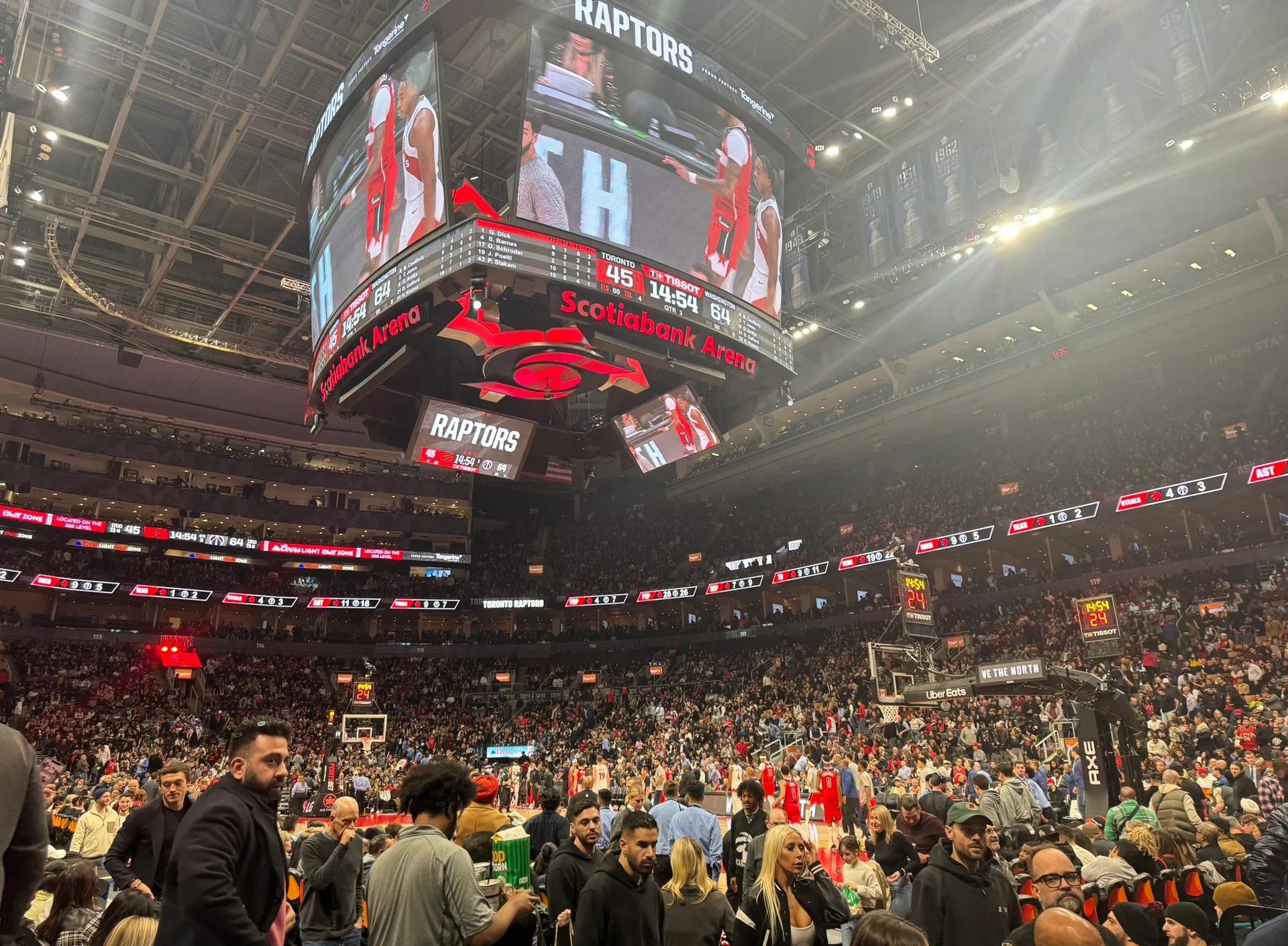 九游娱乐-猛龙队再胜奇才队，西亚卡姆砍下全队最高24分