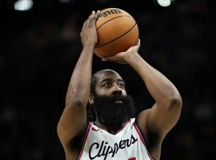 关于火箭队客场告负勇士，保罗命中率不佳成失利原因的信息