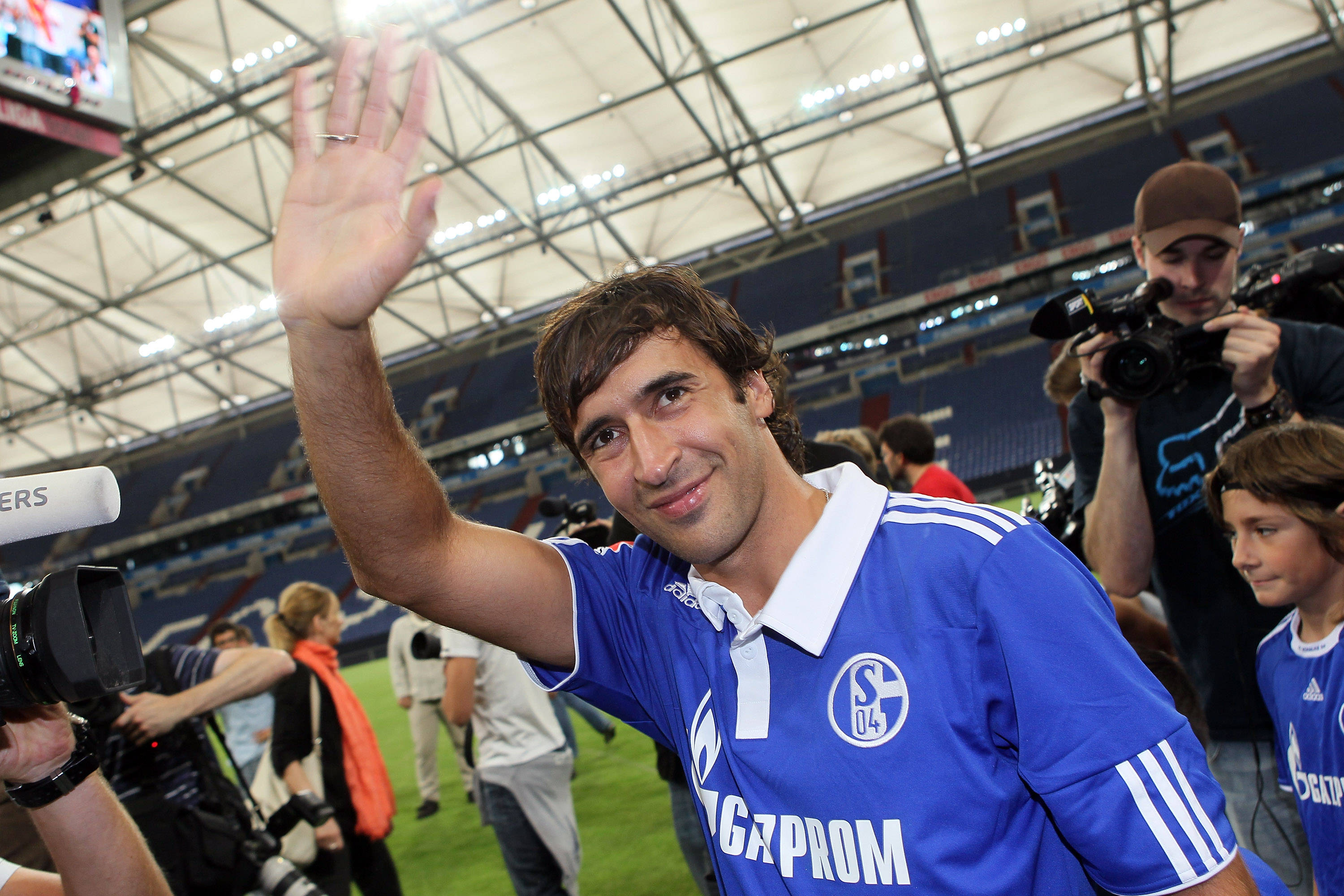 九游体育官方入口-勒沃库森实现逆转胜利，沙尔克连续不胜