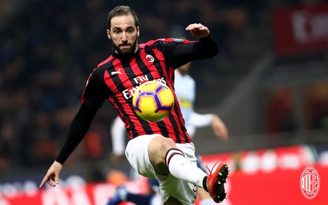 法兰克福队员合练，期待胜利的到来的简单介绍