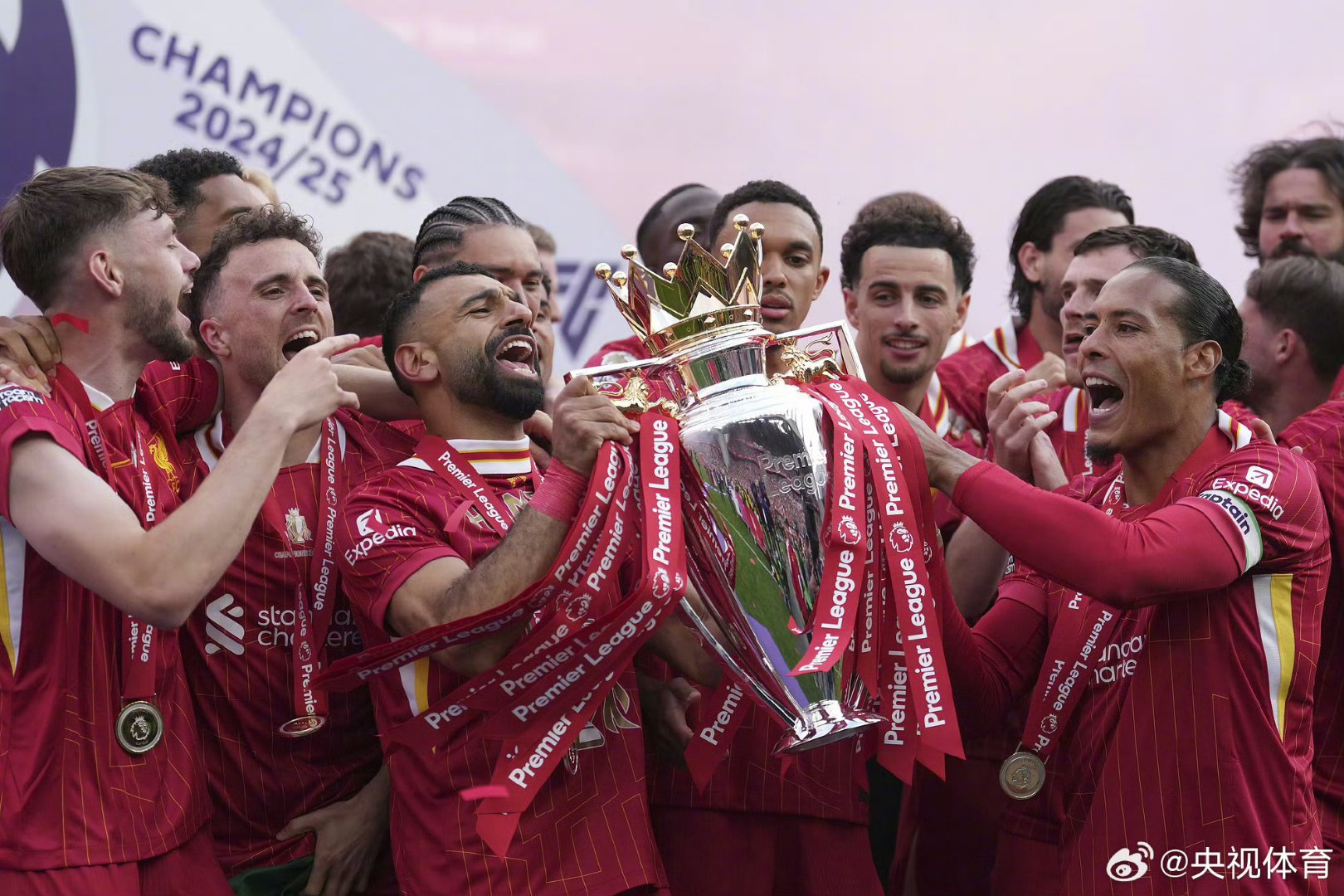 包含国家队备战欧预赛，一场场实力碰撞火药味十足的词条