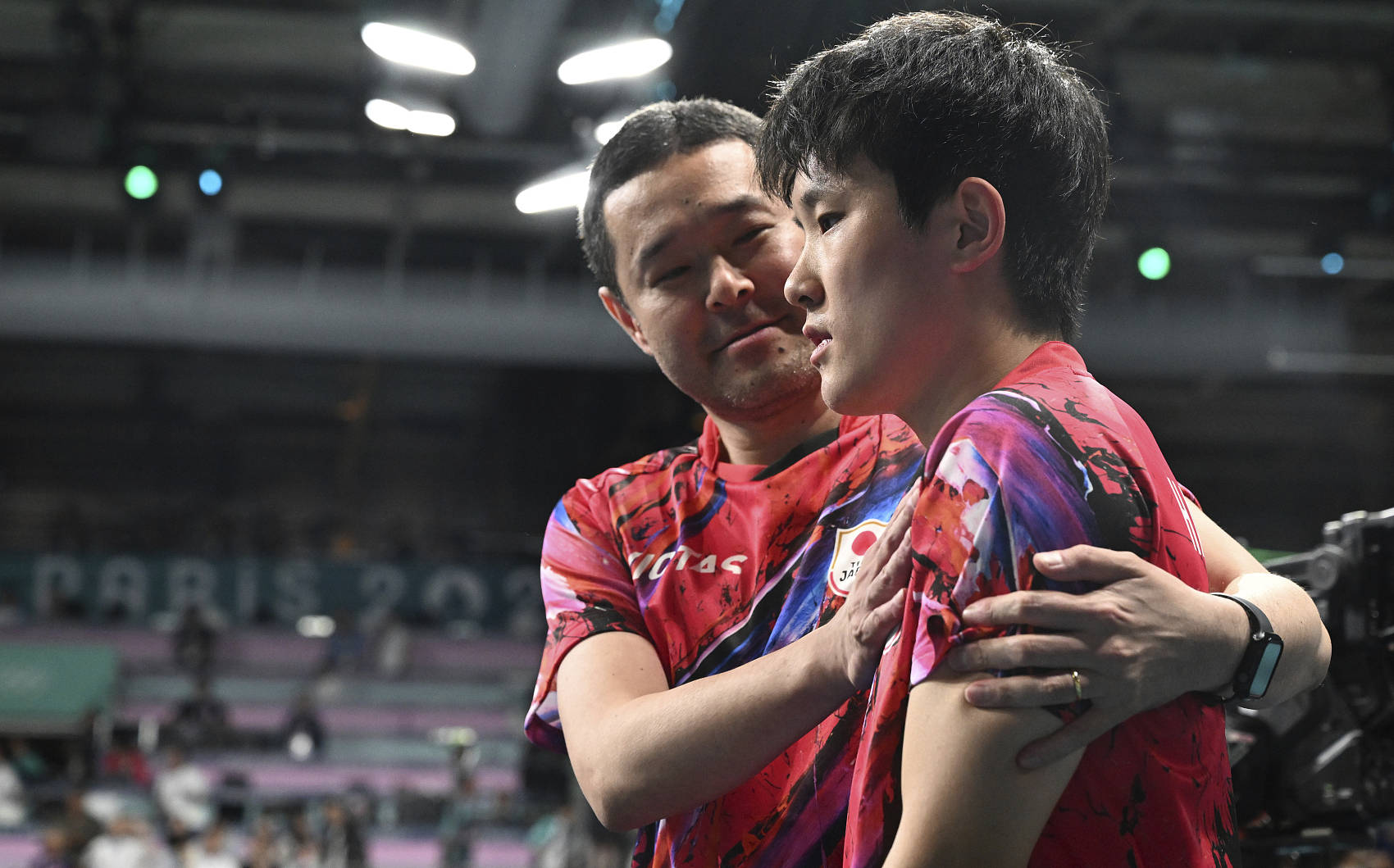 九游体育直播-法国队轻取葡萄牙队，张本智和带队取胜