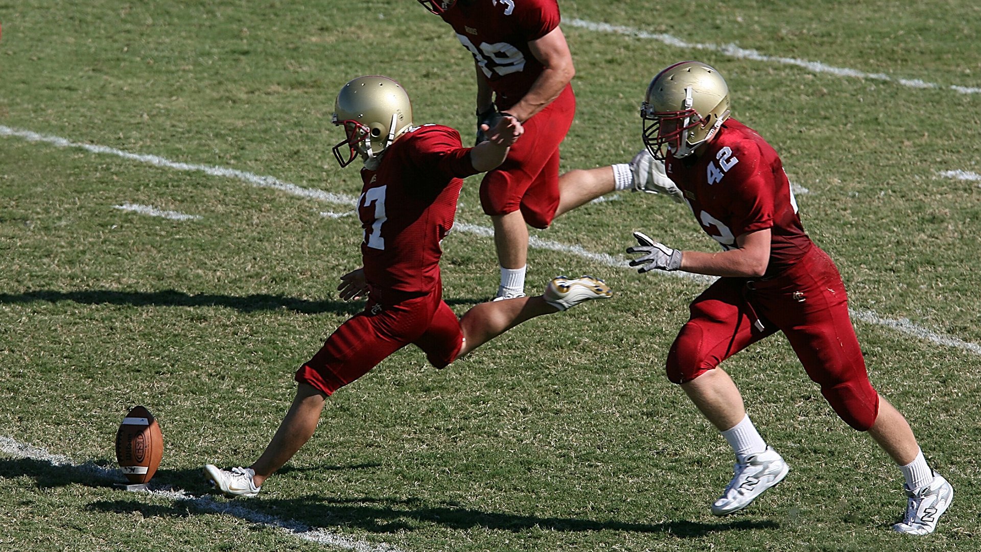 九游官网-利拉德完美指挥，老鹰奏响胜利乐章—当利刃出鞘，休城防线轰然倒塌