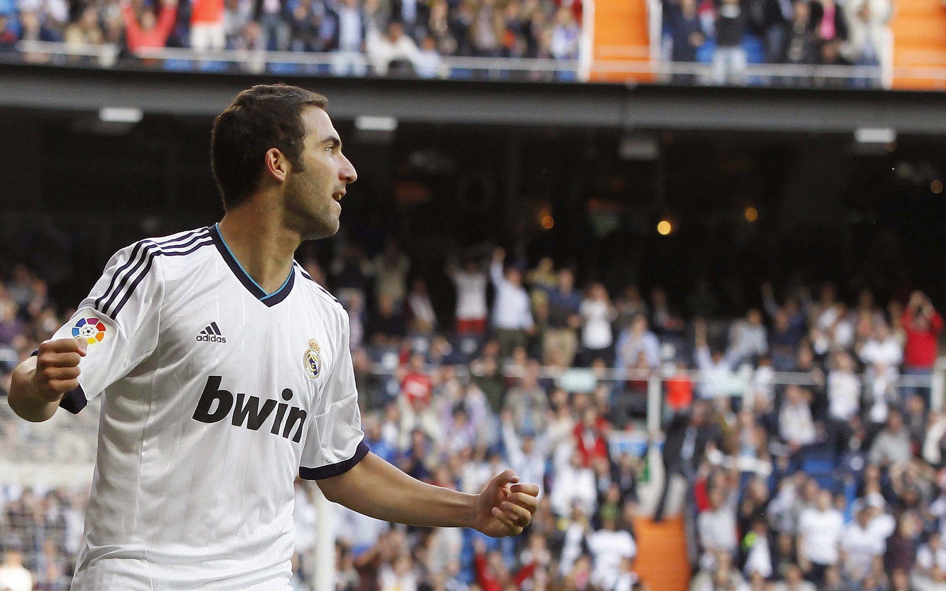 雄鹿险胜勇士，武切维奇生涯之夜见证新传奇