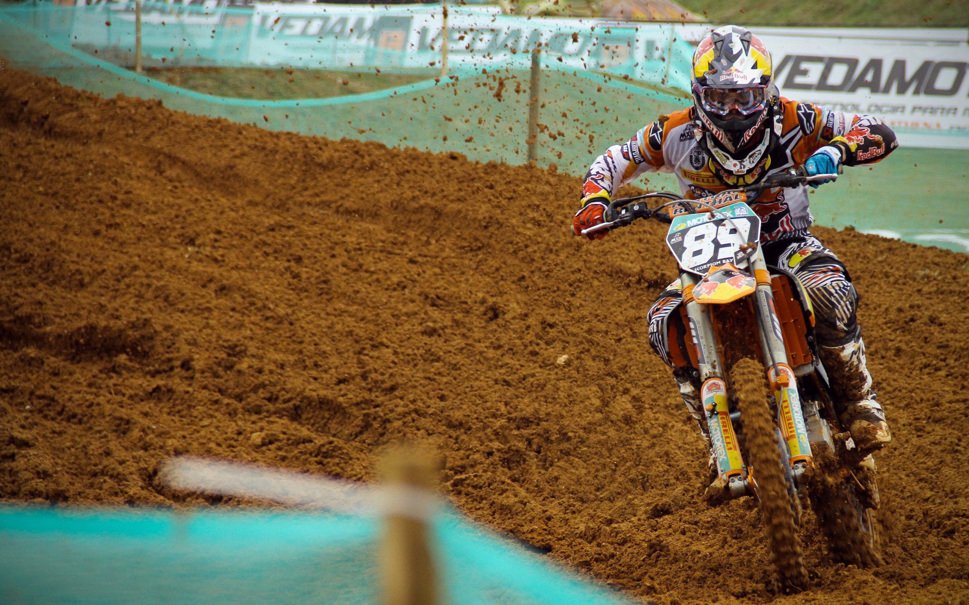 九游娱乐官方网站-赛场风云，红牛二队逆袭夺冠，拉塞尔绝技点燃赛道